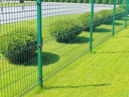 Quelle cl&ocirc;ture choisir &agrave; Vigneux-de-Bretagne pour votre jardin ?